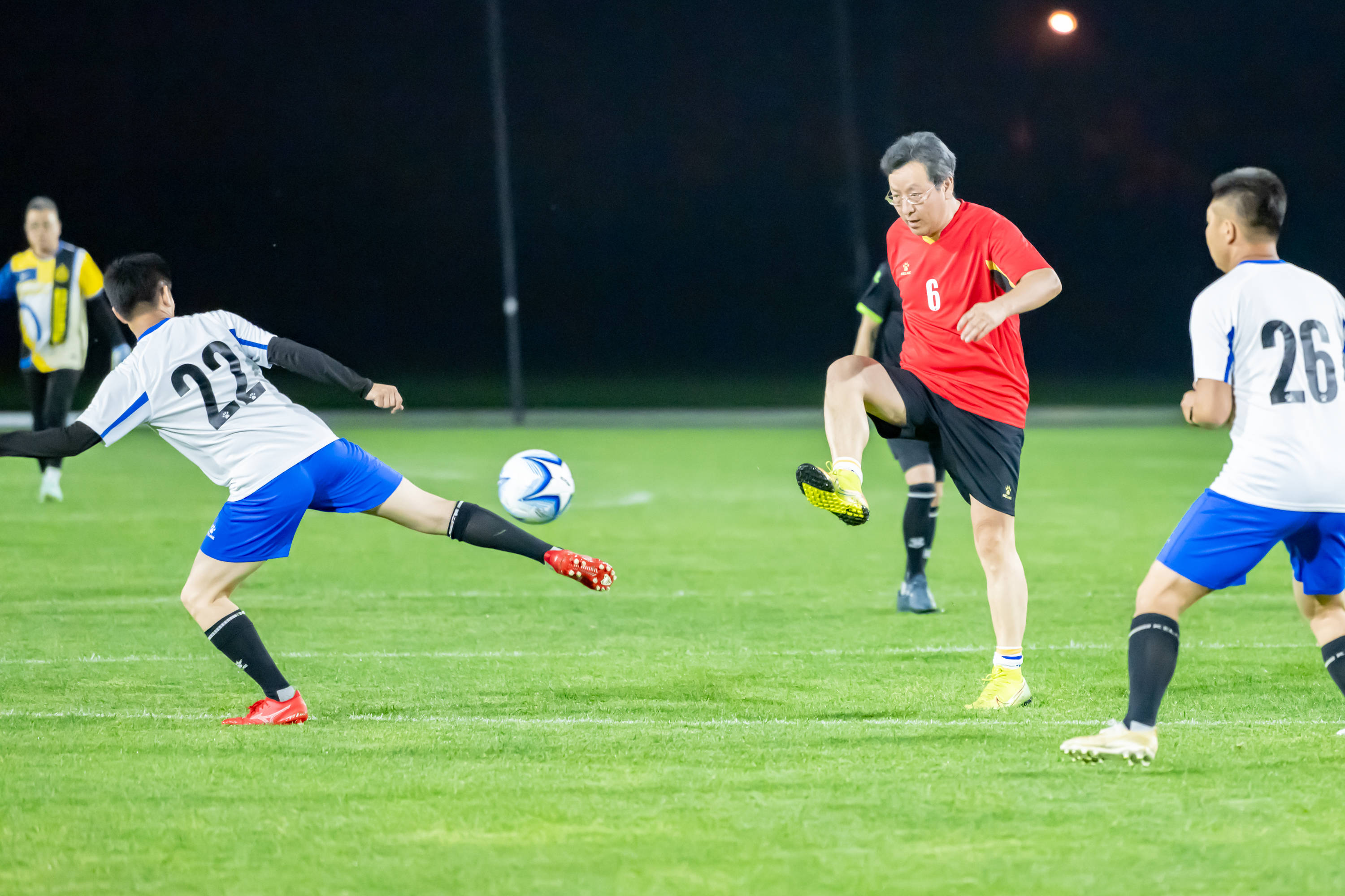 他们需要在 他们需要在